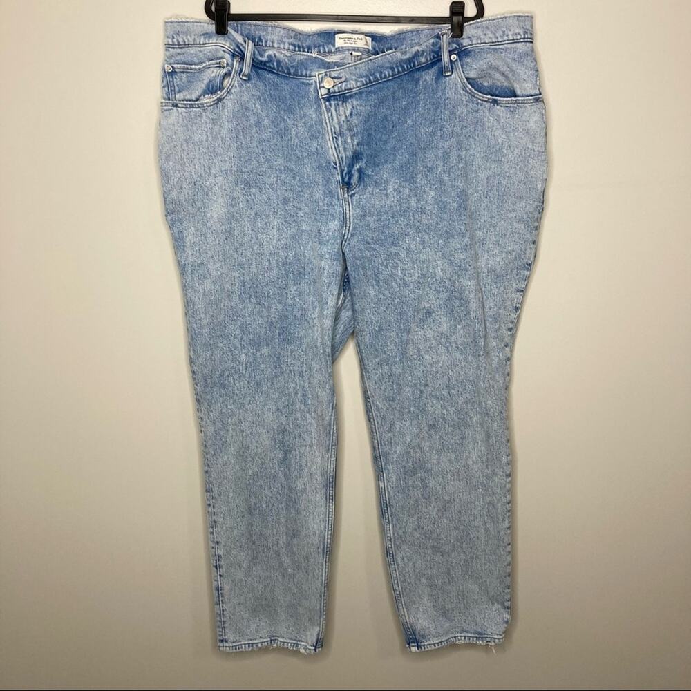 ABERCROMBIE & FITCH 90’s Straight Ultra High Rise Curve Love 37 24